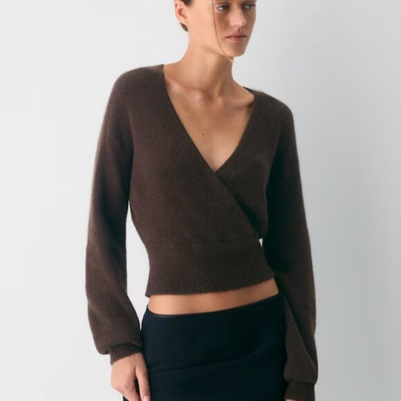 Aritzia Sweaters - NWT Aritzia DEAR Sweater Rich Mocha Brown L